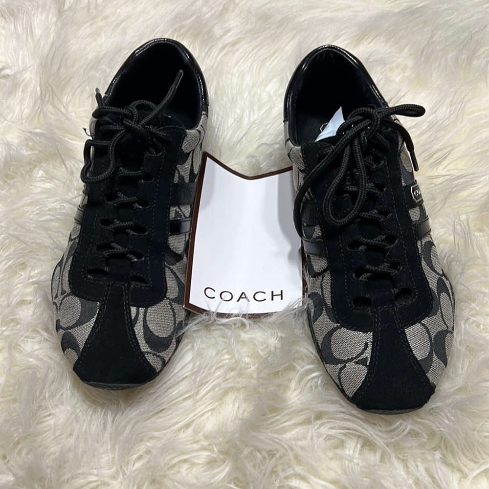 Coach older style tennis shoes